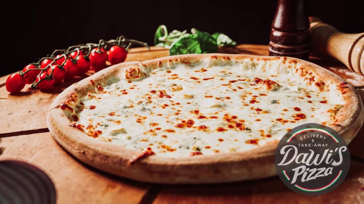 Pizza Quattro Formagi